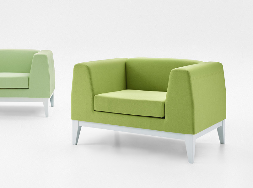 Modular breakout office seating with white legs